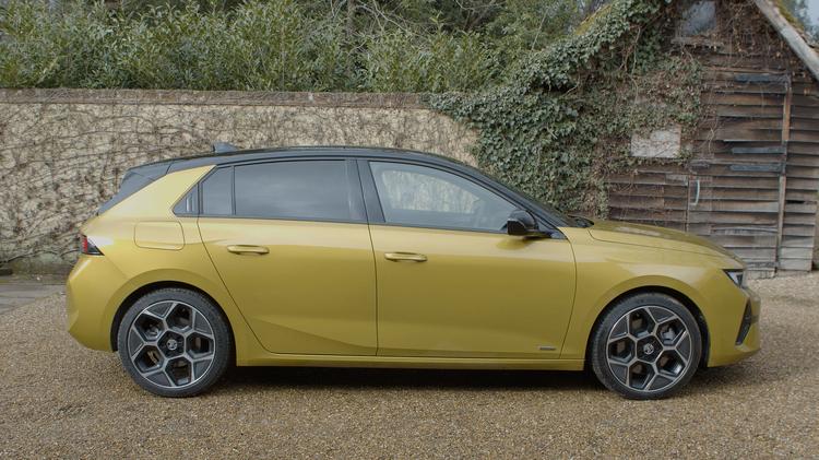 Vauxhall ASTRA HATCHBACK 1.6 Plug-in Hybrid 195 Ultimate 5dr e-DCT7
